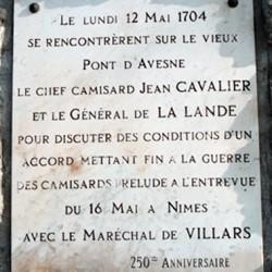 Plaque rappelant l'entrevue en 1704 entre le chef camisard Jean Cavalier et le général de La Lande