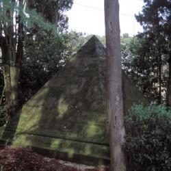 Tombe pyramidale