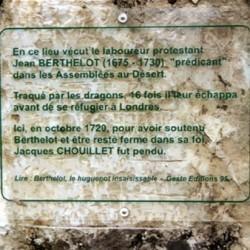 Plaque à la mémoire de Jean Berthelot (1675-1730), prédicant en Poitou.