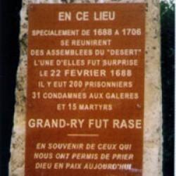 Plaque commémorant l'assemblée du Désert au Grand-Ry (Deux-Sèvres) surprise par les dragons en 1688.
